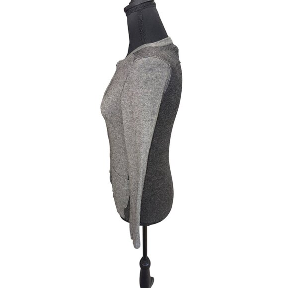 Banana Republic Lambs Wool Gray Charcoal Button Cardigan Sweater XS Sustainable - Picture 5 of 8
